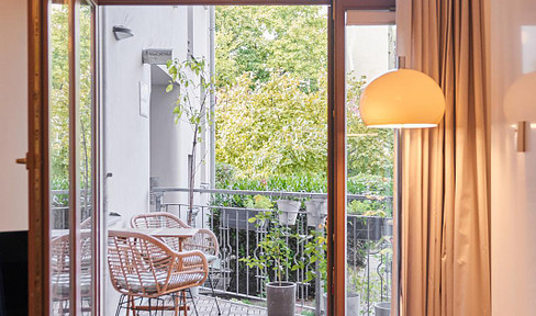 Central Mitte: Luxurious apartment in a green oasis - temporary