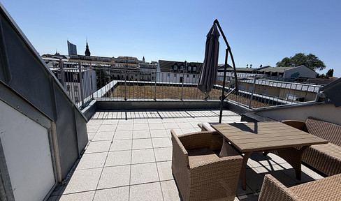 Über den Dächern von Leipzig: 2,5-Zi-Maisonette mit 25 m² Sonnen-Dachterrasse am Rosental/Zoo
