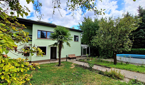 1,185 m² plot with detached house on the floodplain forest (market value appraisal available)