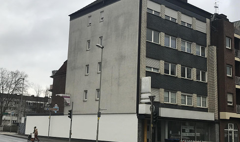 Ladenlokal in unmittelbarer Nähe zum Busbahnhof und Krankenhaus, an wichtiger Durchgangsstraße