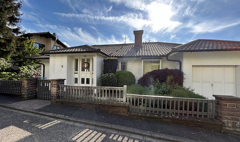 Modernes Einfamilienhaus mit traumhafter Aussicht in ruhiger Lage