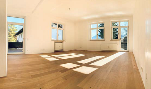Spacious 4.5-room apartment (175 m²) with a rooftop terrace and views of the Wallberg mountain, located in Bad Wiessee.