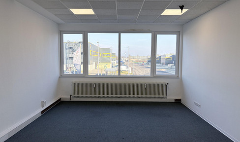 Starting from €315 per month. Office space of 42 m² located at Arsterdamm 70, Bremen, available without commission. Also available: 36, 84, and 91 m² spaces.