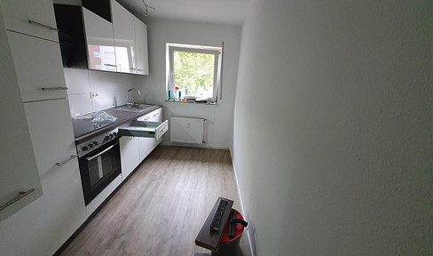 3-room apartment with balcony and fitted kitchen