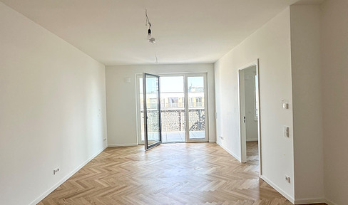 Above the rooftops of Berlin! Exclusive 2 room penthouse apartment