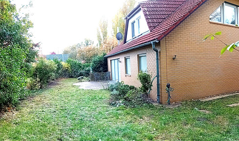 Attractive detached house with idyllic garden in Potsdam's Grube district