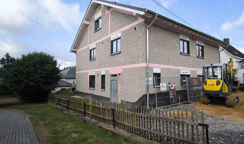 Naubau Doppelhaushälfte in Straßenhaus - "Schlüsselfertig" (Fertigstellung: ~Sep/Okt 2025)