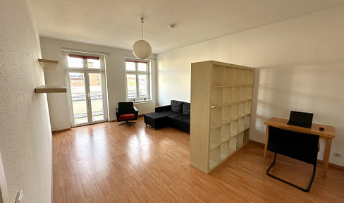 Prenzlauer Berg: Great 2-room apartment with balcony