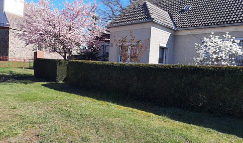 Idyllisch im Grünen gelegenes Einfamilienhaus mit sehr vielfältigen Nutzungsmöglichkeiten