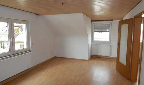 well-kept 3-room apartment 55 m² attic with EBK in a quiet cul-de-sac location