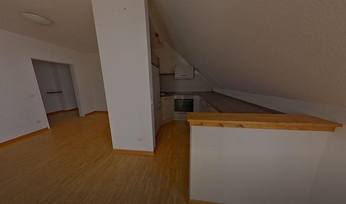 Zentrale aber ruhige  3-Zimmer Wohnung mit Einbauküche & Dachterrasse, optional TG Stellplatz