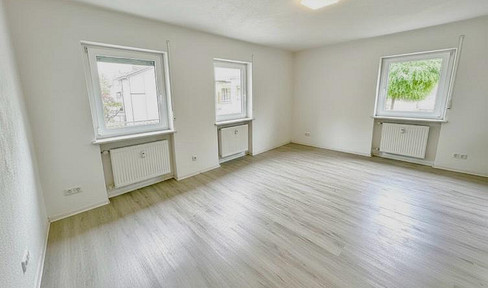 *** Kernsanierte 3 Zimmer Wohnung mit Balkon ***