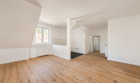 *First occupancy after refurbishment: 5 room apartment TOP refurbished near Berlin