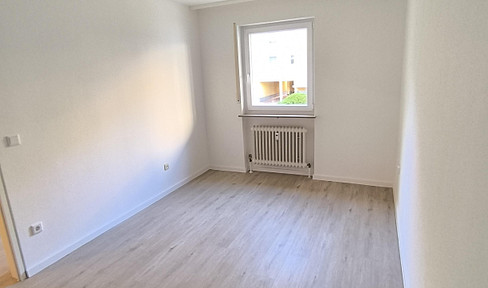 Quiet 2-room apartment with balcony.