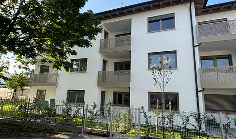 Moderne Neubau-2-Zimmer-Wohnung, barrierefrei mit Garten