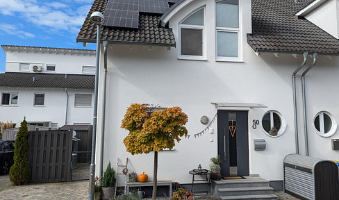 DHH Rodgau-Jügesheim, perfect location, future-proof with PV, wallbox and additional wood-burning stove