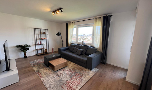 Möbliertes 3,5 Zi Apartment mit Balkon, Garage und traumhafter Aussicht!