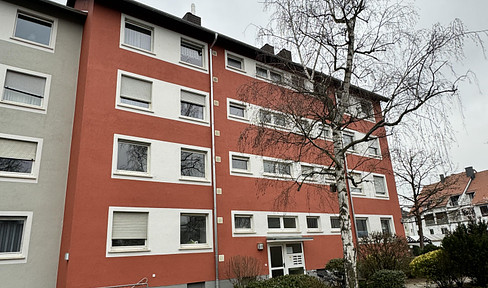 Freshly renovated, bright 3-room apartment with EBK, large balcony and garage in a top location in Ingelheim