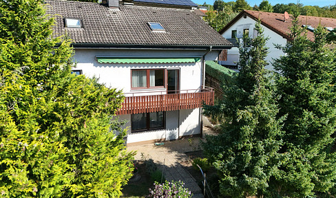 Commission-free - corner terraced house in a sought-after location