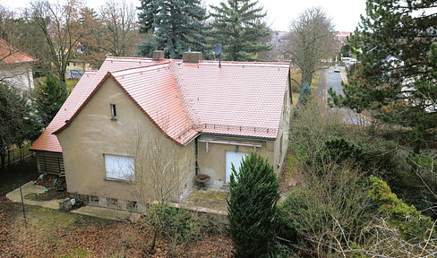 Vacant detached house in Leipzig Holzhausen - available immediately