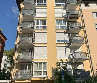 2 Zi.-Whg., renoviert, sonniger Westbalkon, Garagenstellplatz, St. Johannis