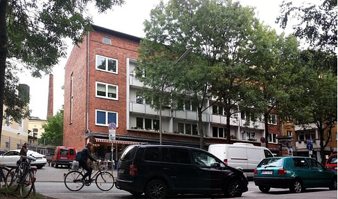 Apartment building in St. Pauli with preliminary approval to double the living space