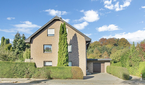 Three-family house in the university district with dream garden