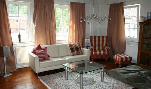 Stately 5-room apartment on the 1st floor with roof terrace in Coburg/Neuses