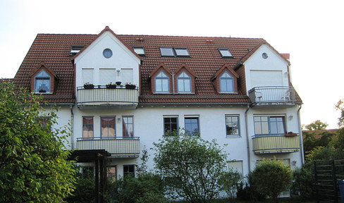 Bright and quiet 2-room attic apartment with balcony