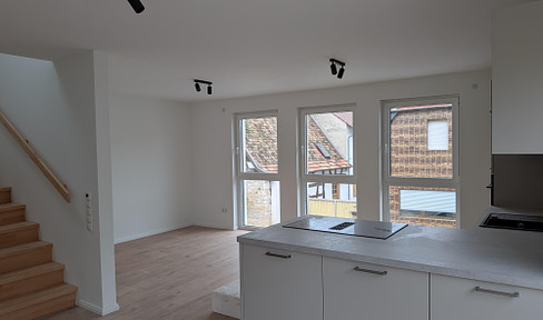 Beautiful 3ZKB maisonette apartment in Haßloch with kitchen + private parking space