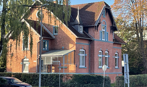 Characterful two-family house in Sarstedt