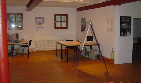 Office / practice / studio / training on the ground floor of the estate