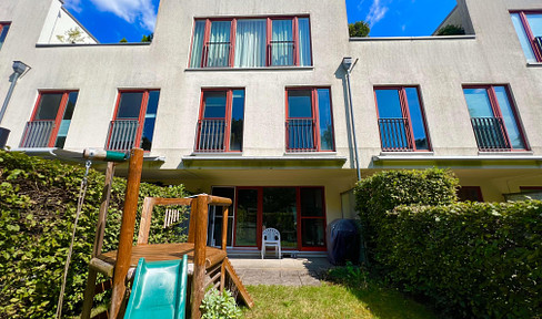 Terraced house character! Charming 4-room terrace apartment on two levels in leafy Poppenbüttel