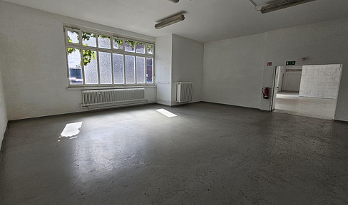 Central location, first floor property (at ground level) Office, workshop, production and/or storage space