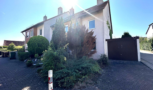 Reihenendhaus in schöner Lage mit Garten und Garage * in Zirndorf