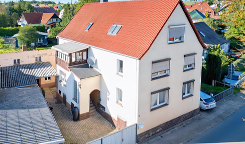 Your new home in Kleinwerther: Large house with a wide range of possibilities