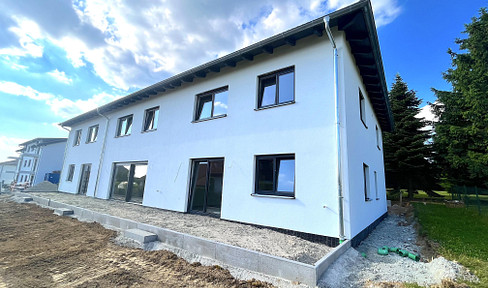 Neubau - 5% Abschreibung - Nur nur noch 1 Haushäfte verfügbar ! - 146qm Wfl - Schlüsselfertig