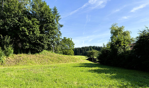 Sonniges Baugrundstück in ruhiger Lage Nähe Kloster Seeon