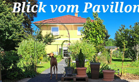 FREE OF COMMISSION! Urban villa with large garden