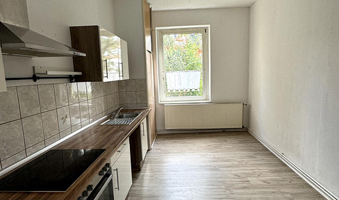 Beautiful renovated apartment - quiet & centrally located: 2 room apartment with fitted kitchen