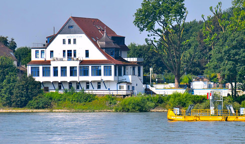 Large part-ownership in detached MFH. MFH. for conversion as a DHH on the banks of the Rhine