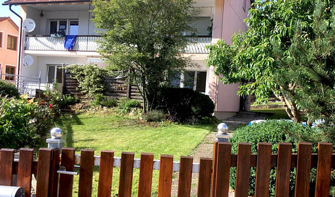 Quiet 3-room apartment in two-family house with EBK and garden sharing