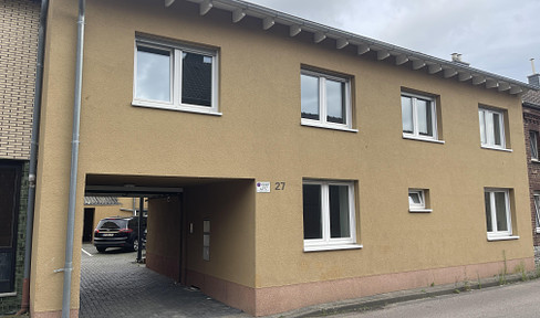 Commission-free two-family house with separate granny apartment in Titz-Höllen