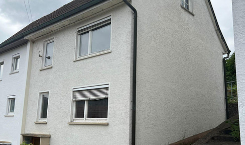 Small house with garden in a quiet, central location