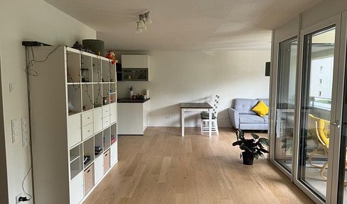 Neubau 3.5 Zimmer Balkon Wohnung BJ 2020 in belebter Lage in Winnenden nahe Stuttgart