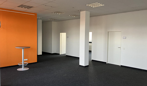 Commission-free | 6.50 €/sqm | Office floor 1st floor | 290 sqm | short term possible