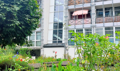 Schönes Apartment mit Balkon und Stellplatz direkt an der Uni.