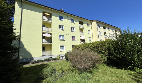 Provisionsfrei: Charmante, leerstehende 3-Zimmer-Wohnung mit Balkon & Carport in Toplage