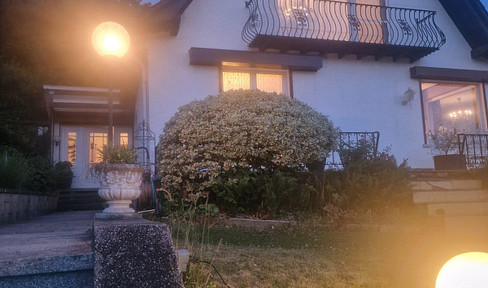 Renovated and quiet domicile, panoramic view of the city of Kirn, move-in without effort, no commission