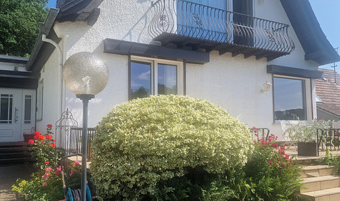 Dream home, quiet and renovated, panoramic view of the town of Kirn, move-in without effort
